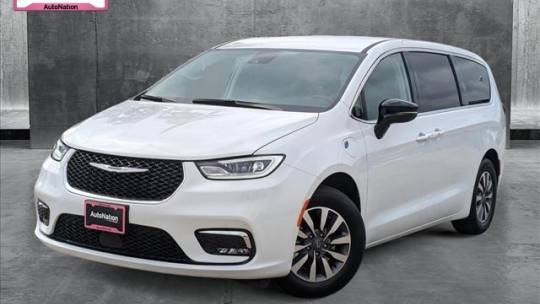 2024 Chrysler Pacifica Hybrid Select — Minivan — 8,275 mi — Houston, TX