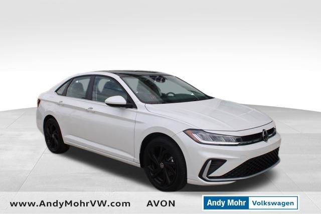 2025 Volkswagen Jetta SE — Sedan — 5,569 mi — Avon, IN