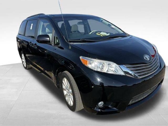 2014 Toyota Sienna XLE — Minivan — 130,205 mi — Avon, IN