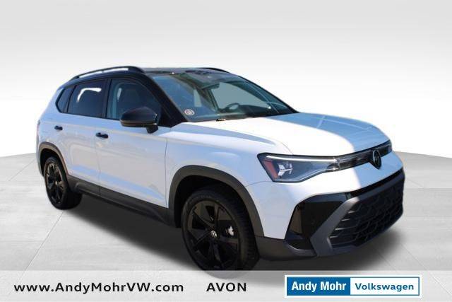 2025 Volkswagen Taos SE Black — SUV — 7,561 mi — Avon, IN