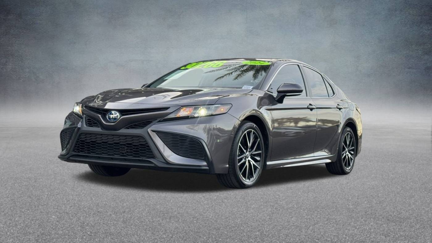 2024 Toyota Camry Hybrid SE — Sedan — 21,659 mi — Gilbert, AZ