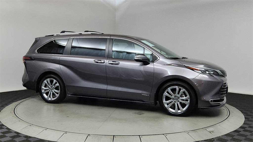 2021 Toyota Sienna Platinum — Minivan — 49,187 mi — Beaverton, OR