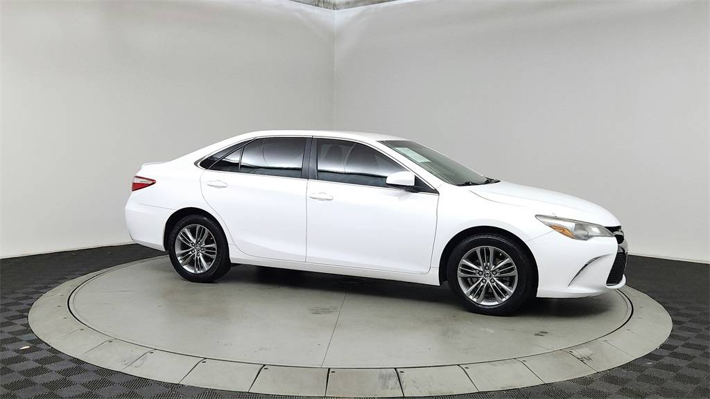 2016 Toyota Camry SE — Sedan — 132,638 mi — Beaverton, OR