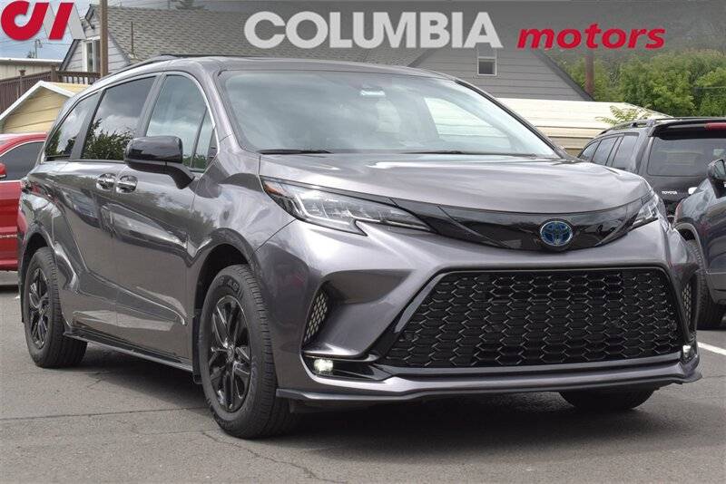 2022 Toyota Sienna XLE — Minivan — 57,678 mi — Portland, OR