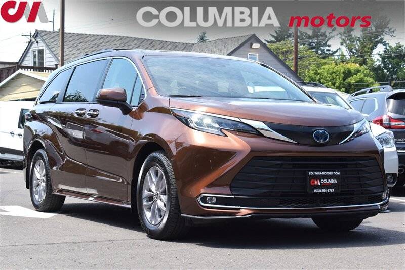 2022 Toyota Sienna XLE — Minivan — 57,445 mi — Portland, OR