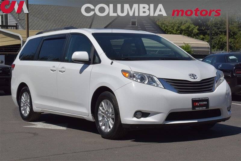 2013 Toyota Sienna XLE — Minivan — 137,834 mi — Portland, OR