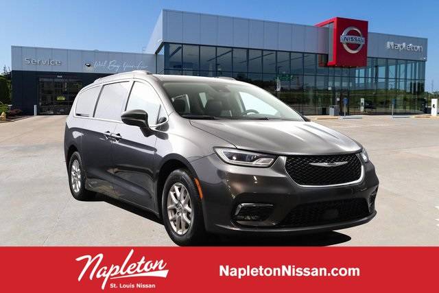 2022 Chrysler Pacifica Touring L — Minivan — 72,003 mi — St. Louis, MO