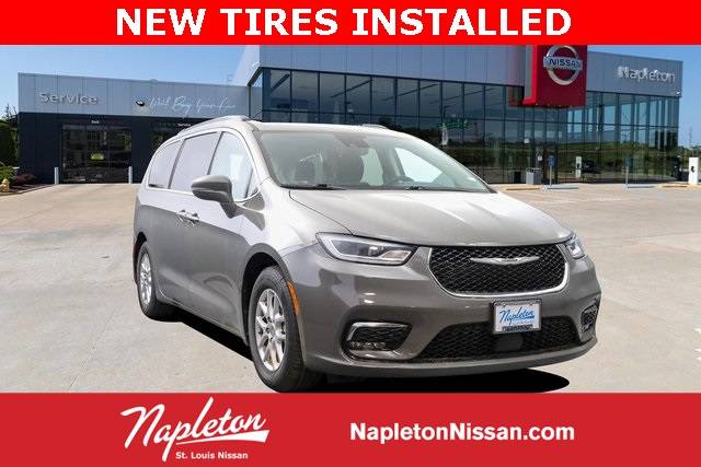 2022 Chrysler Pacifica Touring L — Minivan — 55,714 mi — St. Louis, MO