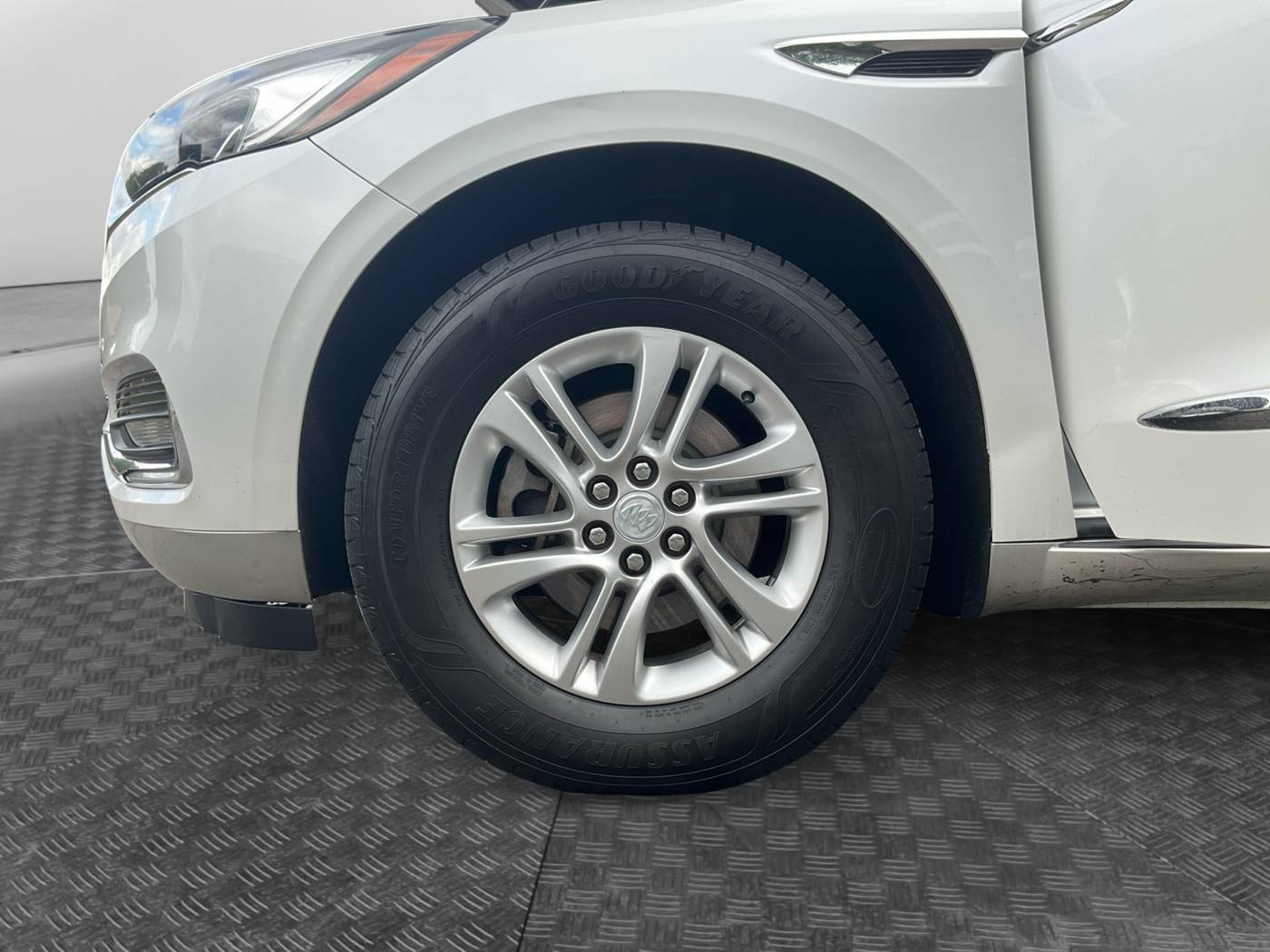 2018 Buick Enclave Essence — SUV — 101,876 mi — South St. Paul, MN