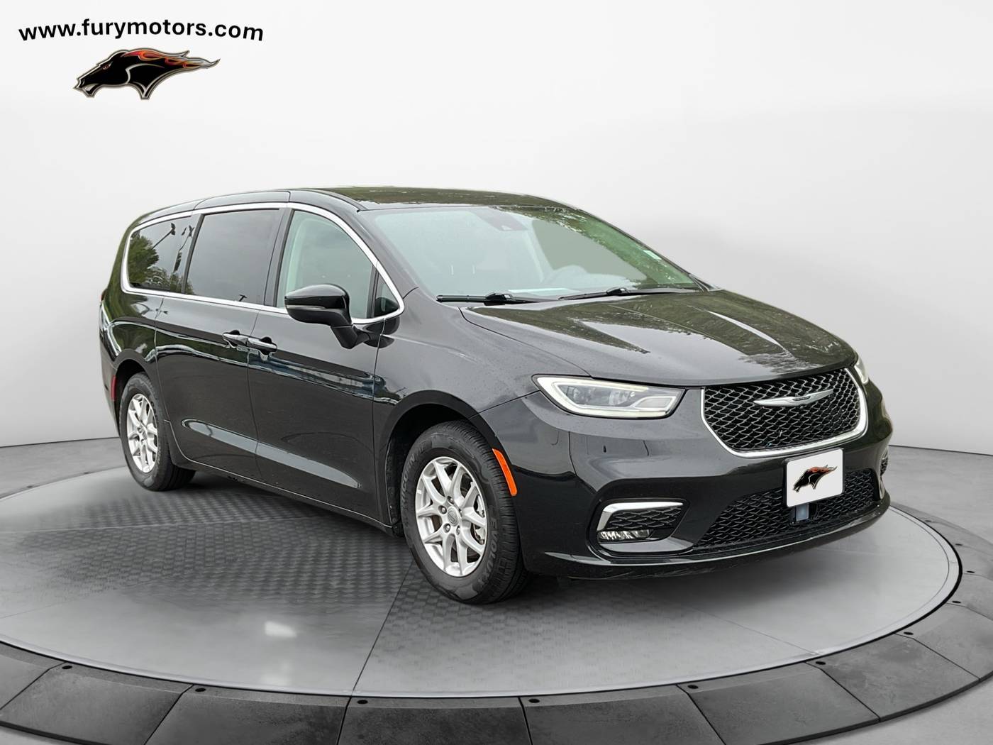 2023 Chrysler Pacifica Touring L — Minivan — 58,153 mi — South St. Paul, MN