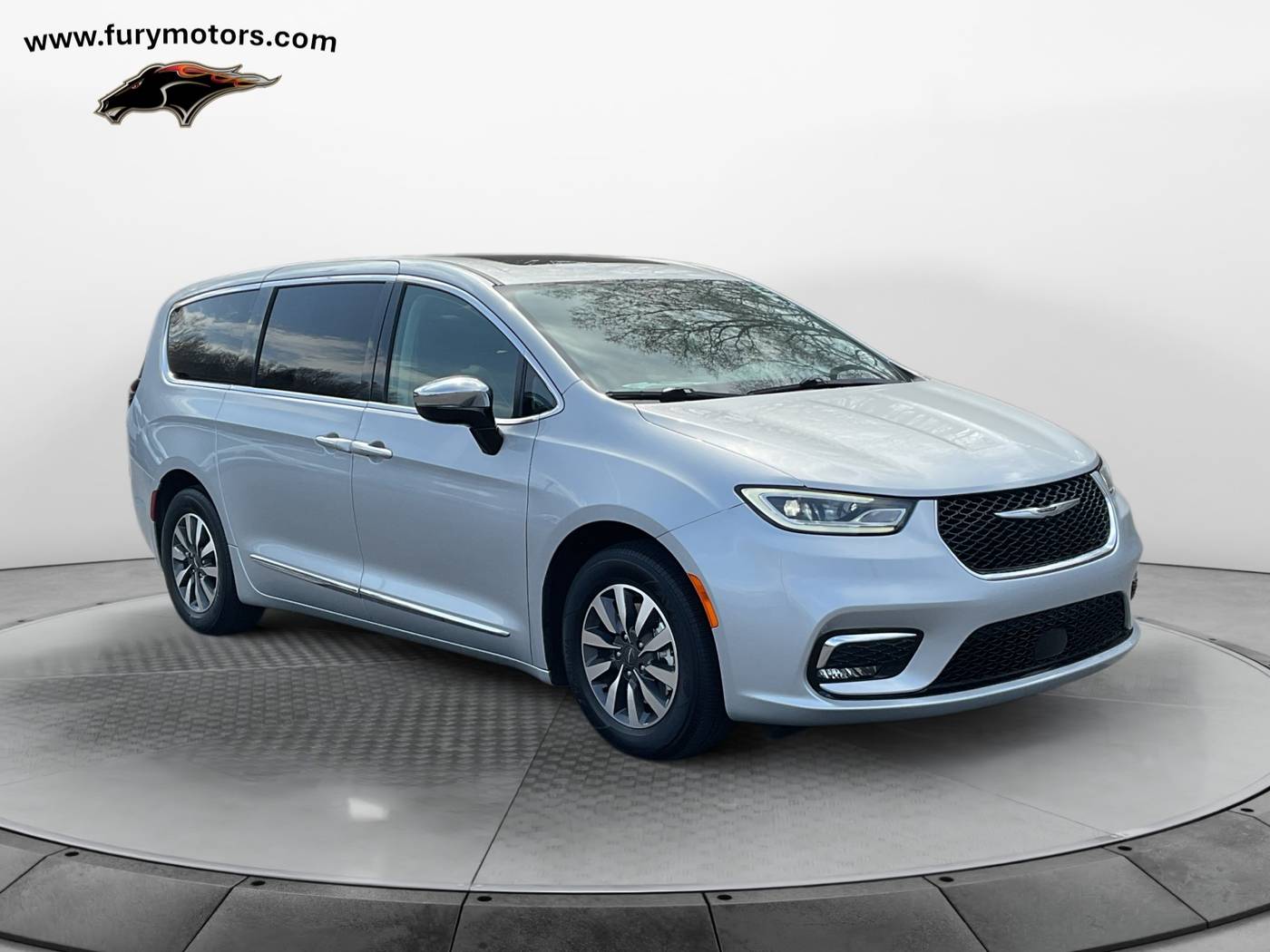 2023 Chrysler Pacifica Hybrid Limited — Minivan — 29,816 mi — South St. Paul, MN