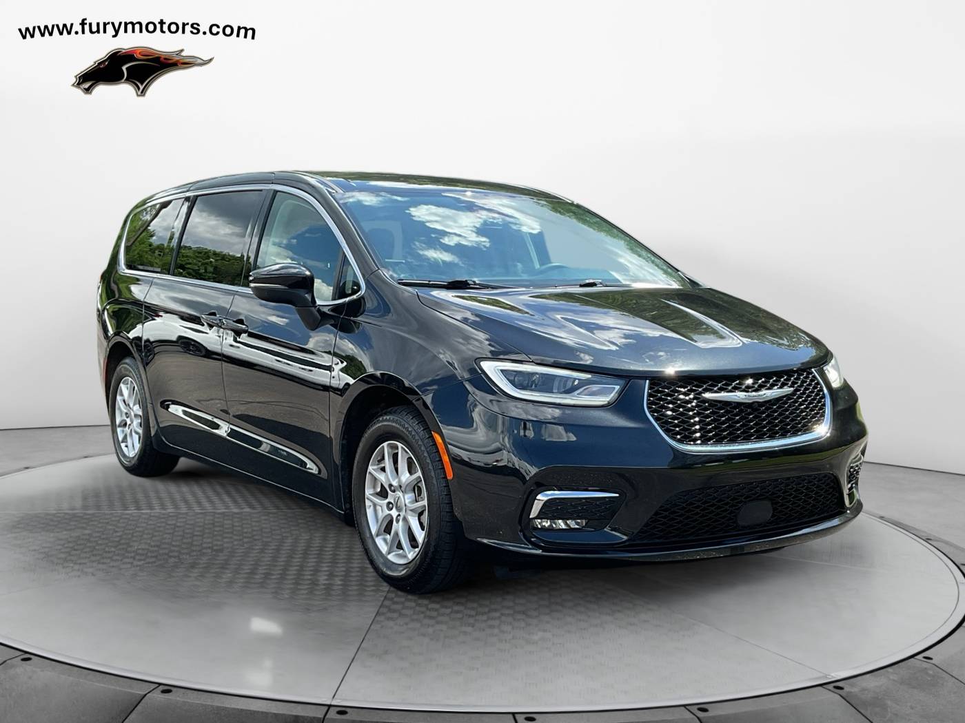 2023 Chrysler Pacifica Touring L — Minivan — 62,801 mi — South St. Paul, MN
