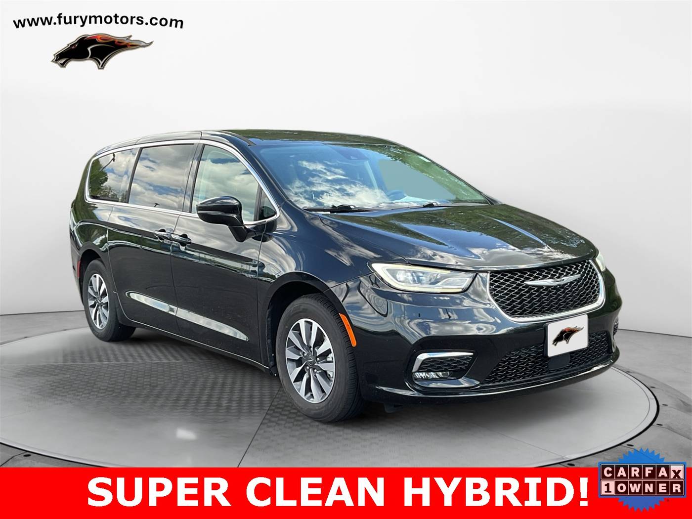 2022 Chrysler Pacifica Hybrid Touring L — Minivan — 71,798 mi — South St. Paul, MN