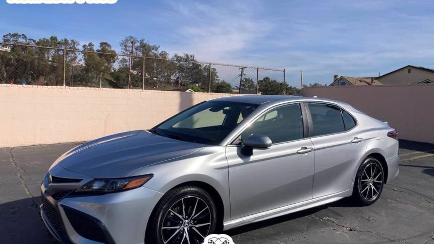 2022 Toyota Camry SE — Sedan — 56,696 mi — Los Angeles, CA