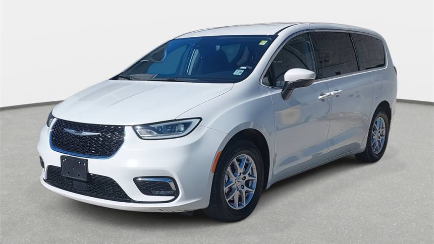 2023 Chrysler Pacifica Touring L — Minivan — 61,189 mi — Durham, NC