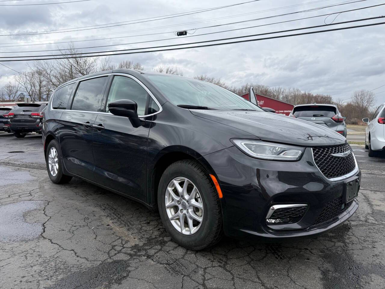 2023 Chrysler Pacifica Touring L — Minivan — 69,706 mi — Falconer, NY