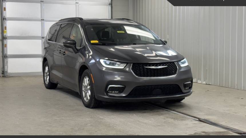 2022 Chrysler Pacifica Touring L — Minivan — 68,692 mi — Frankfort, KY