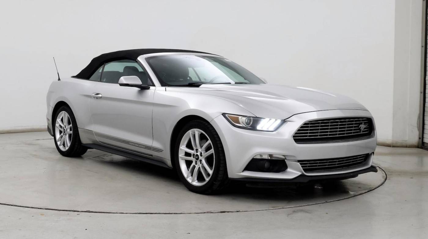 2016 Ford Mustang EcoBoost Premium — Convertible — 100,146 mi — Maple Shade, NJ