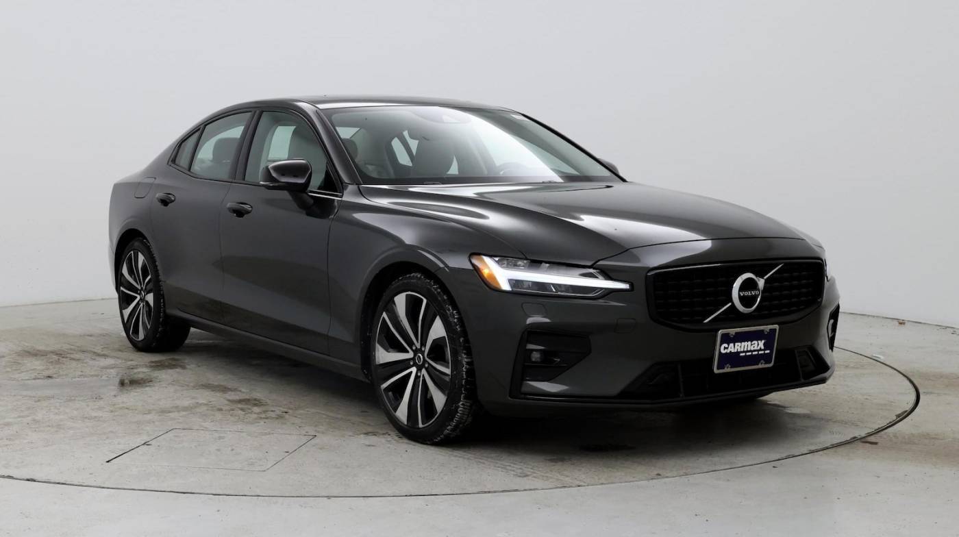 2022 Volvo S60 Momentum — Sedan — 32,895 mi — Maple Shade, NJ