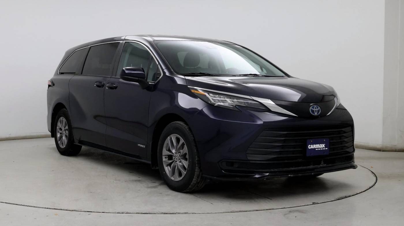 2021 Toyota Sienna LE — Minivan — 28,336 mi — Maple Shade, NJ
