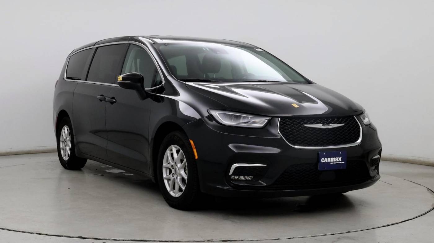 2023 Chrysler Pacifica Touring L — Minivan — 58,454 mi — Maple Shade, NJ