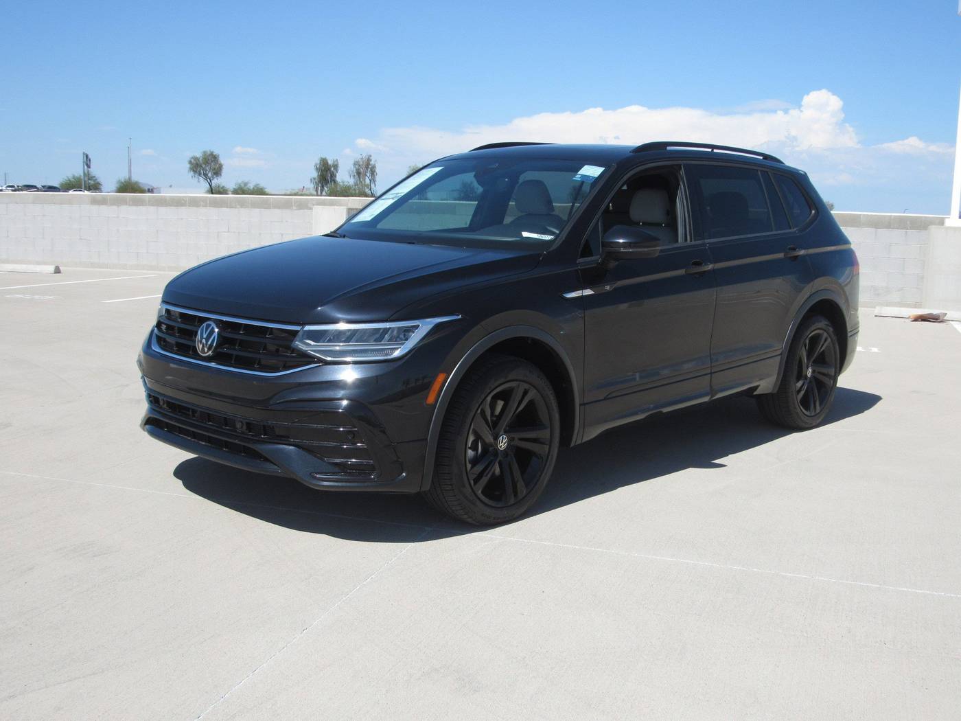 2023 Volkswagen Tiguan SE R-Line Black — SUV — 24,694 mi — Tempe, AZ