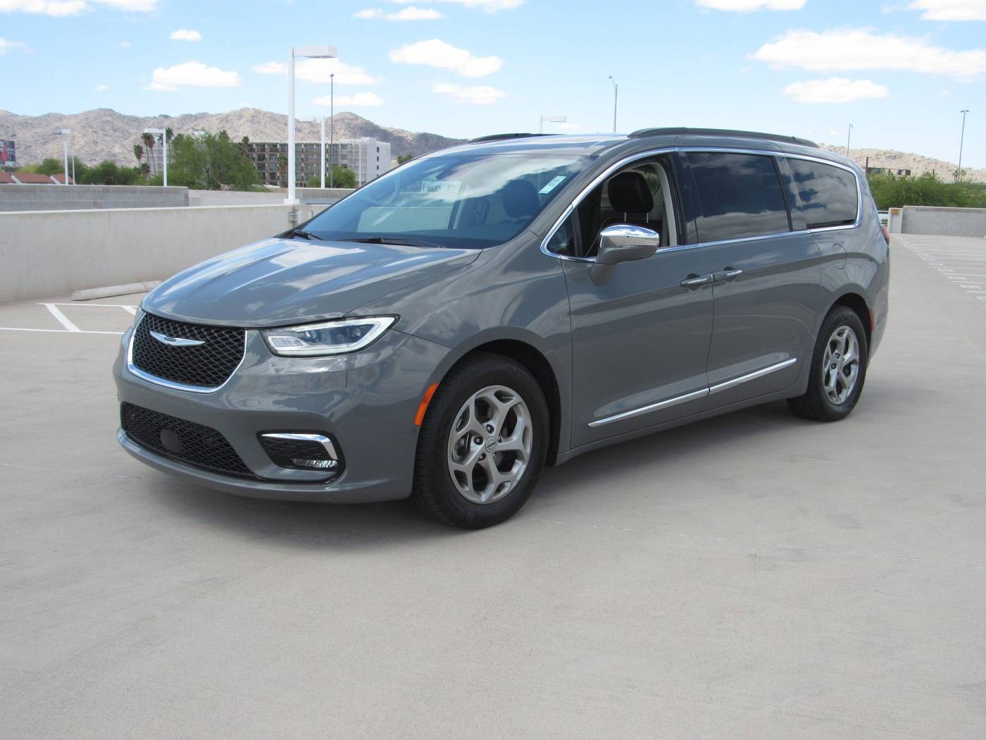 2022 Chrysler Pacifica Limited — Minivan — 81,891 mi — Tempe, AZ