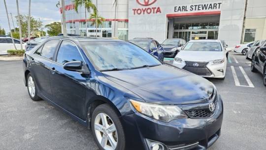 2014 Toyota Camry SE — Sedan — 76,550 mi — Lake Park, FL
