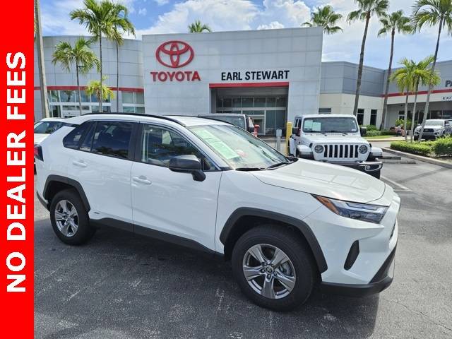 2025 Toyota RAV4 XLE — SUV — 5,034 mi — Lake Park, FL