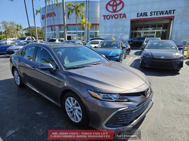 2022 Toyota Camry LE — Sedan — 26,624 mi — Lake Park, FL