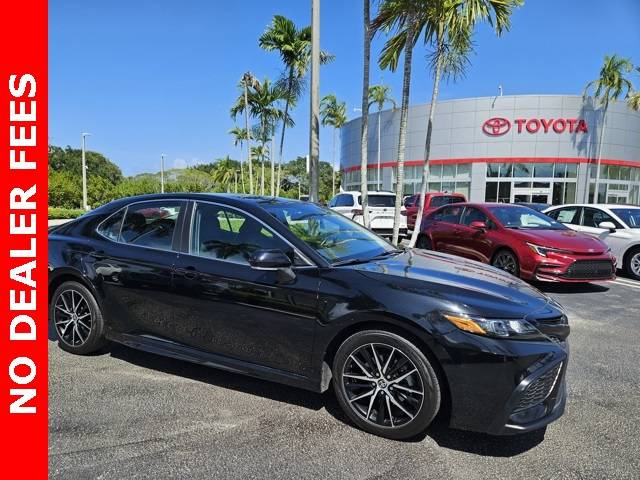 2022 Toyota Camry SE — Sedan — 70,550 mi — Lake Park, FL