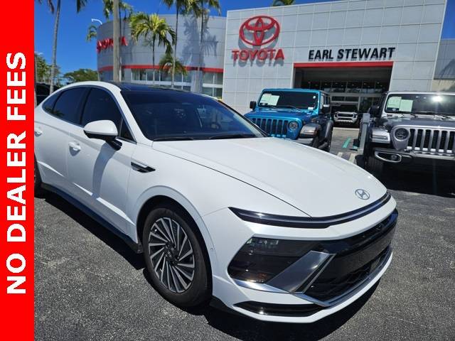 2024 Hyundai Sonata Hybrid Limited — Sedan — 4,240 mi — Lake Park, FL