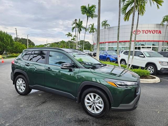 2025 Toyota Corolla Cross LE — SUV — 3,881 mi — Lake Park, FL