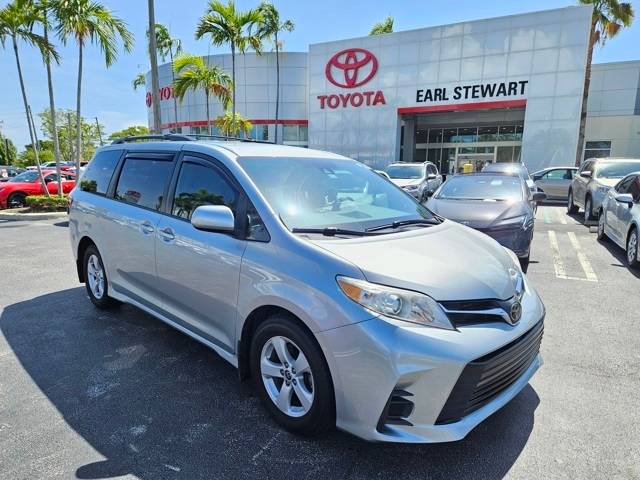 2020 Toyota Sienna LE — Minivan — 50,004 mi — Lake Park, FL
