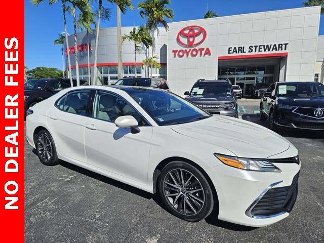 2021 Toyota Camry XLE V6 — Sedan — 24,082 mi — Lake Park, FL