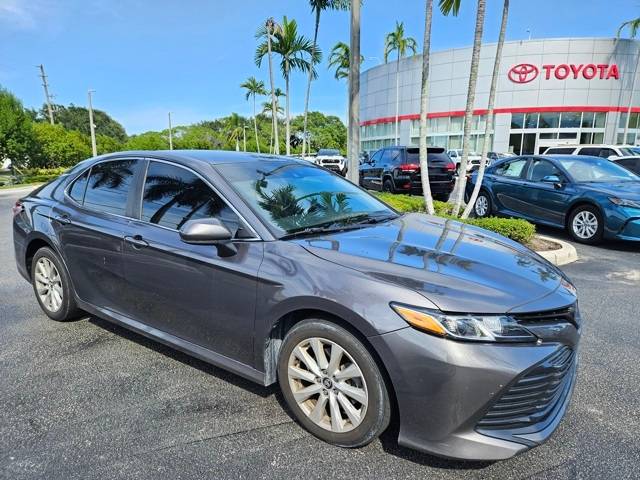 2020 Toyota Camry LE — Sedan — 25,986 mi — Lake Park, FL
