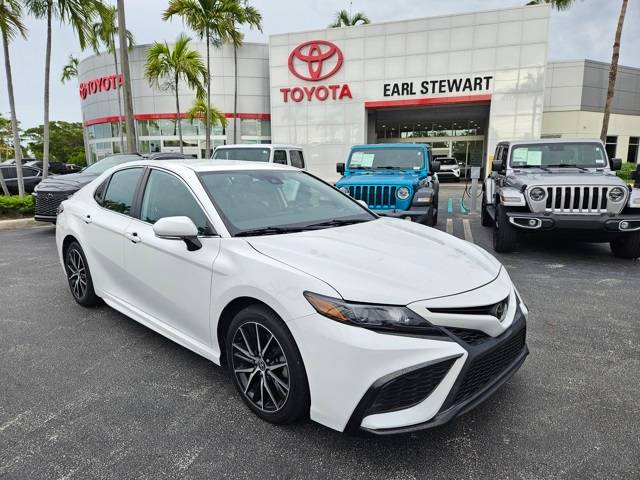 2023 Toyota Camry SE — Sedan — 36,975 mi — Lake Park, FL