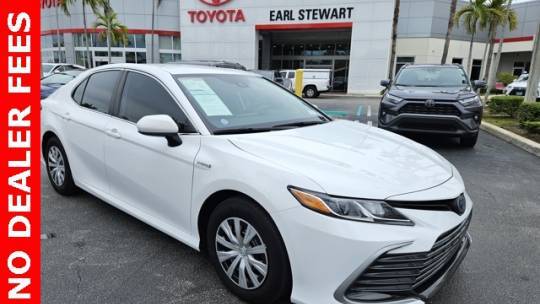 2021 Toyota Camry Hybrid LE — Sedan — 37,835 mi — Lake Park, FL