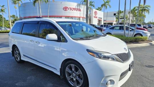 2017 Toyota Sienna SE — Minivan — 95,367 mi — Lake Park, FL