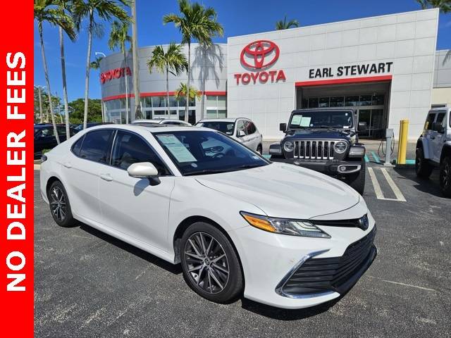 2022 Toyota Camry Hybrid XLE — Sedan — 65,335 mi — Lake Park, FL