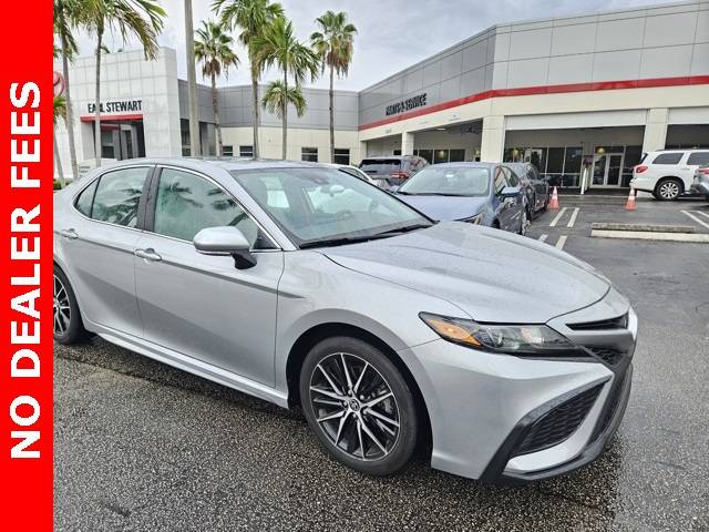 2024 Toyota Camry SE — Sedan — 7,233 mi — Lake Park, FL