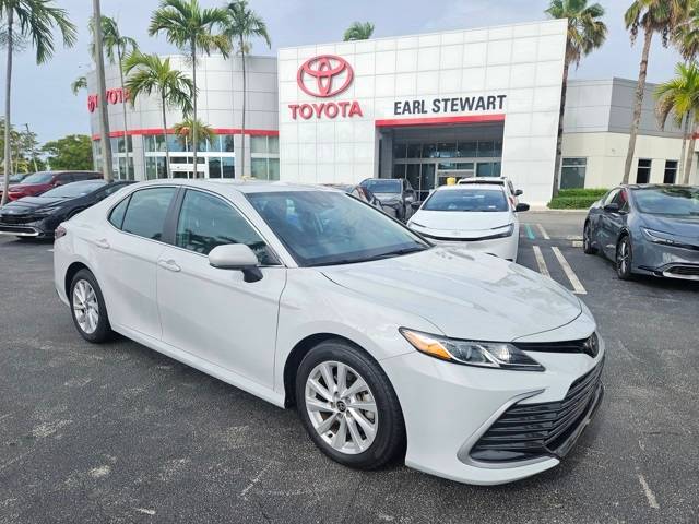 2022 Toyota Camry LE — Sedan — 22,517 mi — Lake Park, FL