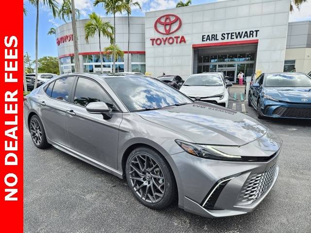 2025 Toyota Camry LE — Sedan — 28,089 mi — Lake Park, FL
