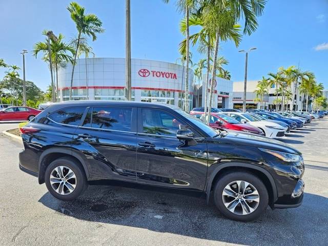 2024 Toyota Highlander XLE — SUV — 8,362 mi — Lake Park, FL