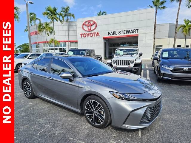 2025 Toyota Camry Hybrid XLE — Sedan — 9,079 mi — Lake Park, FL