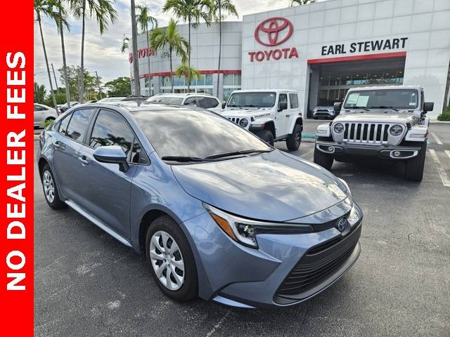 2025 Toyota Corolla Hybrid LE — Sedan — 29,987 mi — Lake Park, FL