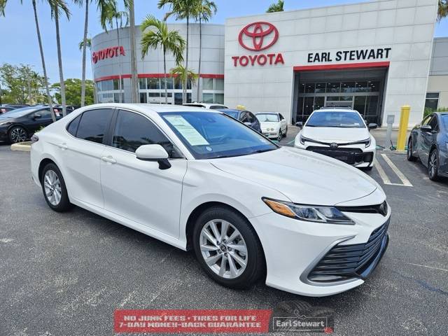 2022 Toyota Camry LE — Sedan — 22,970 mi — Lake Park, FL