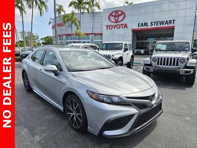2024 Toyota Camry SE — Sedan — 14,178 mi — Lake Park, FL