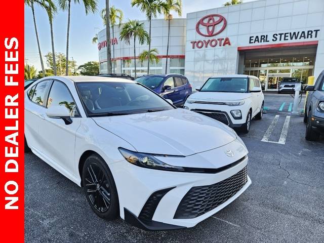 2025 Toyota Camry Hybrid LE — Sedan — 13,803 mi — Lake Park, FL