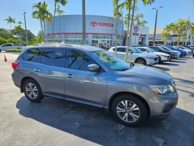 2018 Nissan Pathfinder SV — SUV — 122,128 mi — Lake Park, FL
